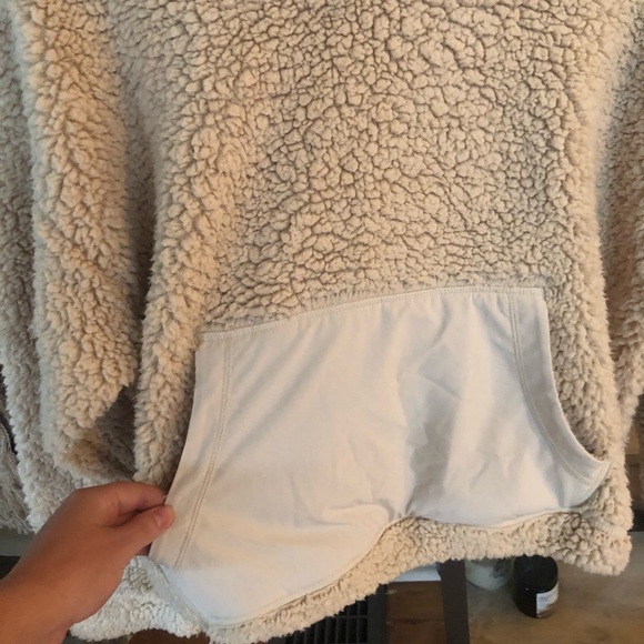 Zella fuzzy hoodie - Picture 2 of 5